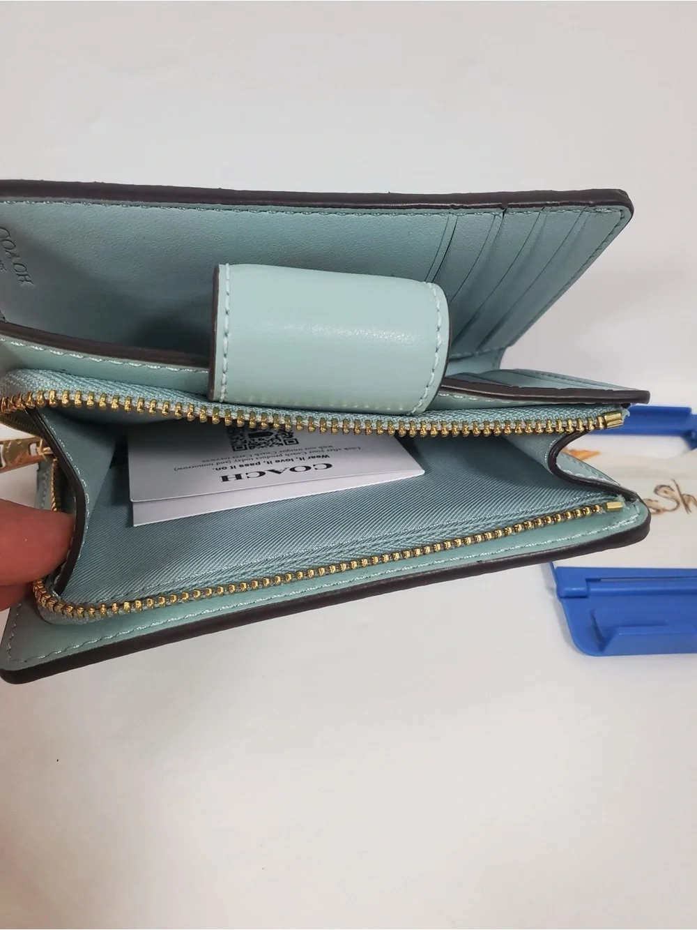 NWT Coach Medium Corner Zip Wallet